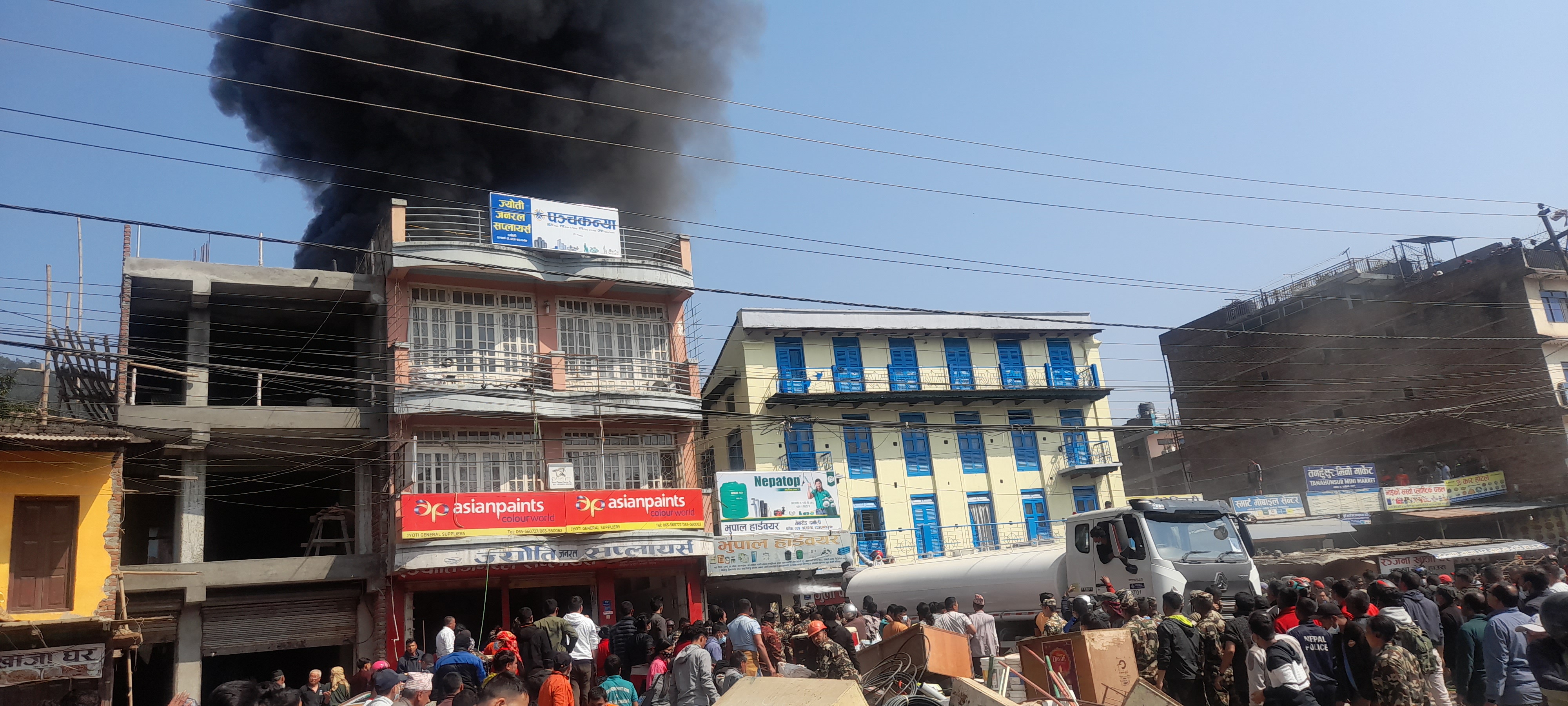 massive-fire-breaks-out-in-damauli-bazaar-photo-feature