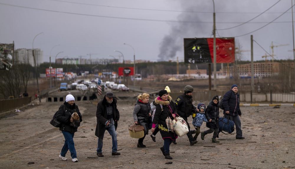 refugees-from-ukraine-hit-2m-people-flee-embattled-cities
