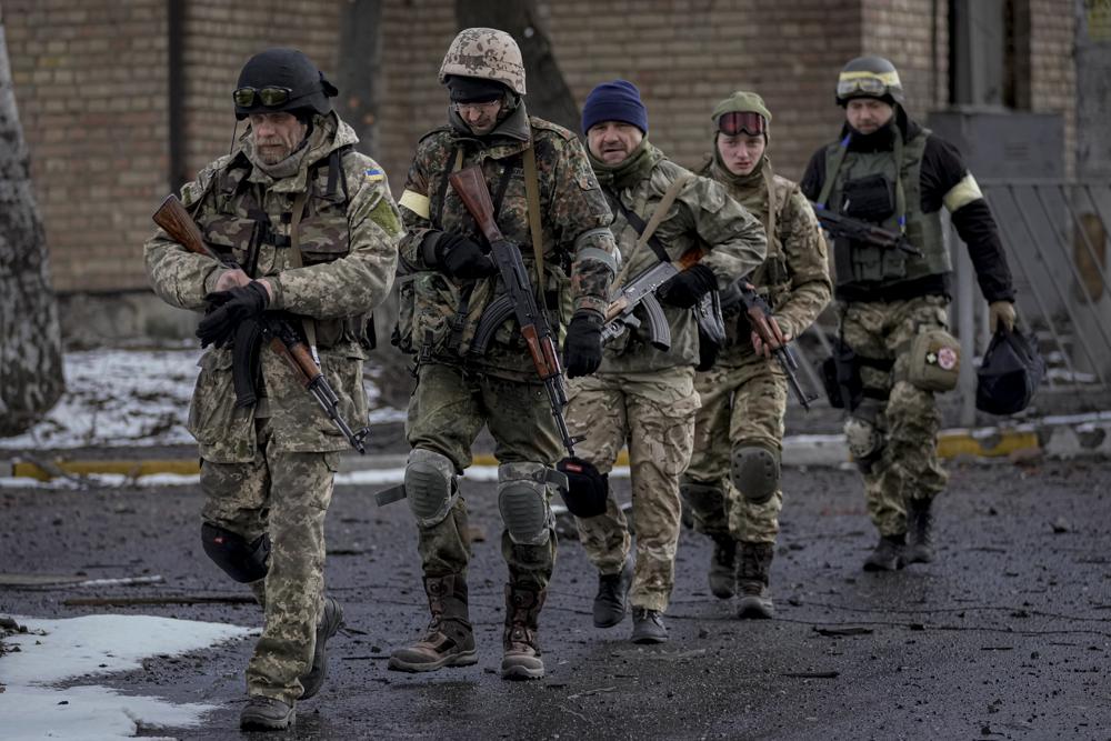 russians-pressure-ukrainian-cities-as-fighting-continues