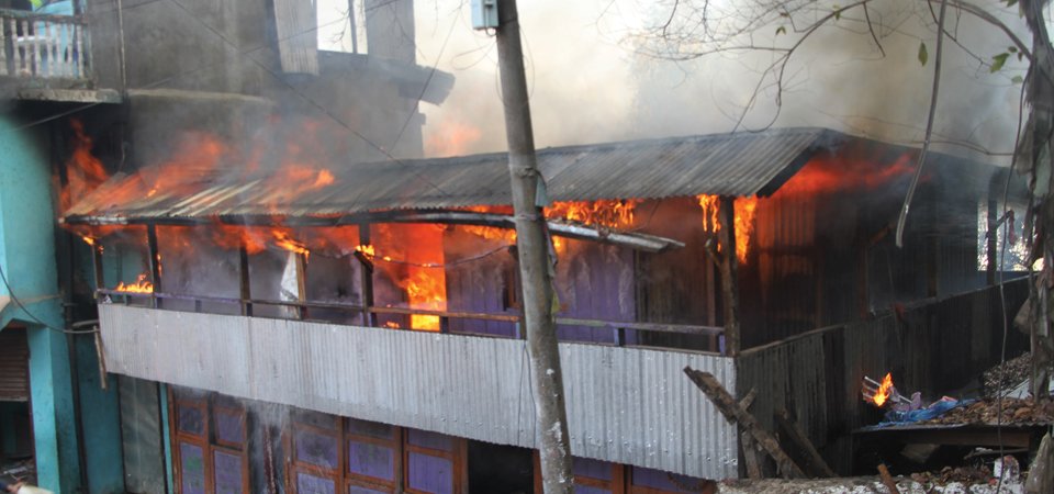 fire-breaks-out-in-taplejung-district-headquarters