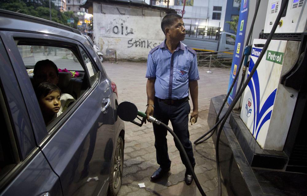 india-buys-russian-oil-despite-pressure-for-sanctions