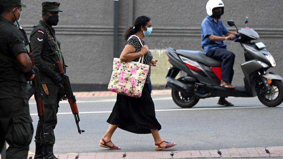 sri-lanka-imposes-curfew-and-blocks-social-media-amid-protests