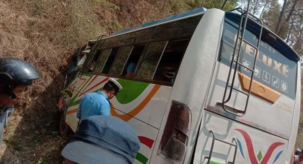 30-injured-in-arghakhanchi-bus-accident