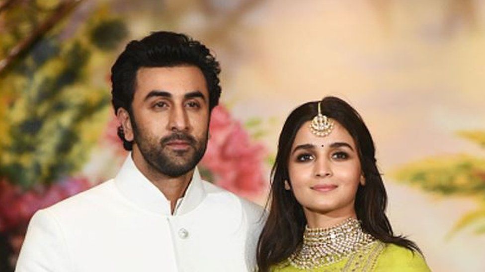 ranbir-kapoor-and-alia-bhatt-bollywood-toasts-star-couple-on-wedding