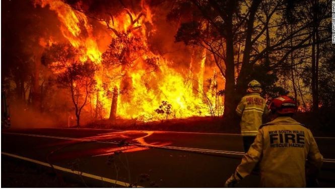 australia-sending-aid-to-wildfire-towns-as-death-toll-rises