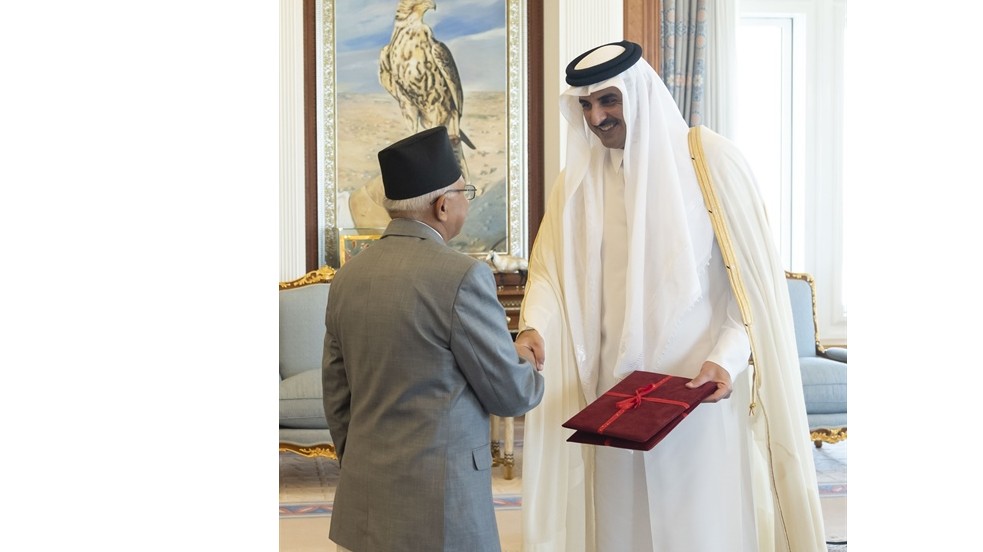 ambassador-bharadwaj-presents-credentials-to-qatari-amir