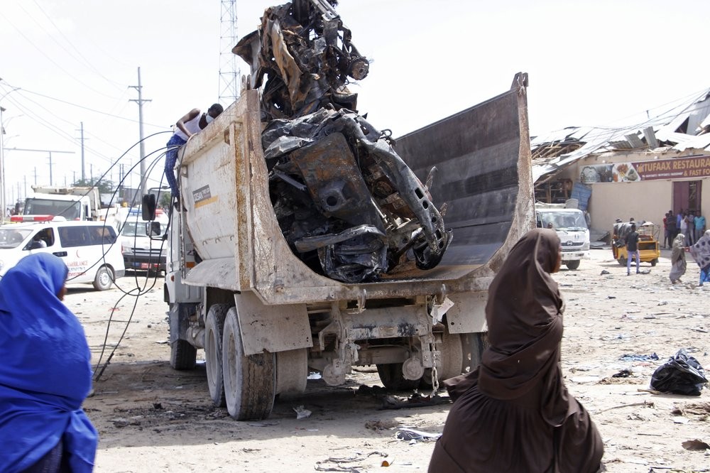 truck-bomb-in-mogadishu-kills-76-injures-50-people