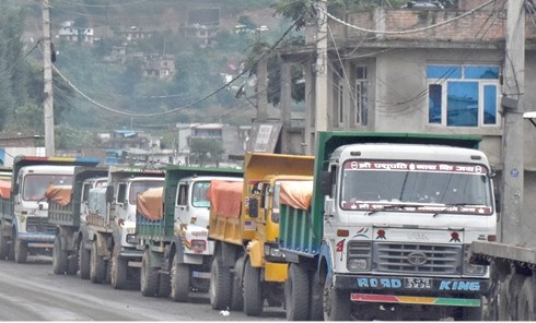 tippers-turning-valley-roads-into-death-trap
